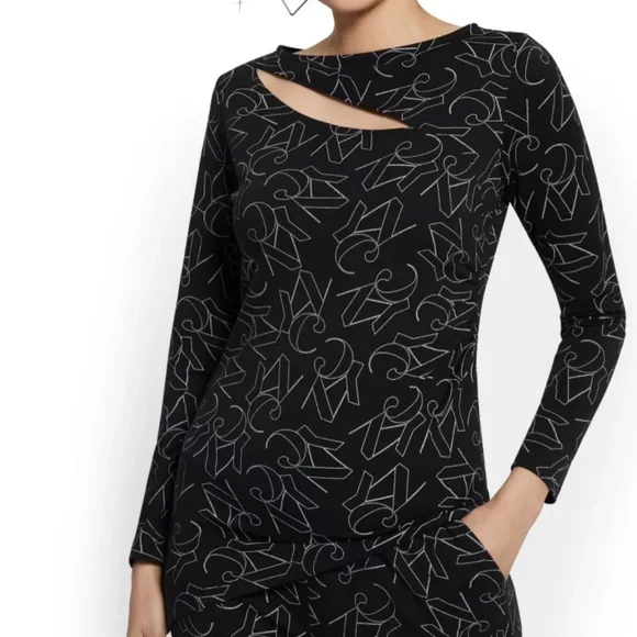 ⭐️ Firm Price ⭐️ NYC Dreamy French Terry Asymmetric Cut-Out Top & straight pants - Picture 4 of 8